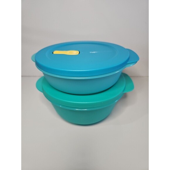 Tupperware Set of 2 Crystalwave Round Microwave Container With Spout New Display - Picture 1 of 6